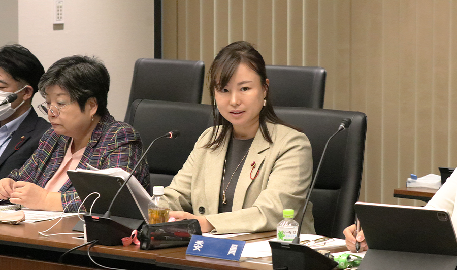 決算特別委員会